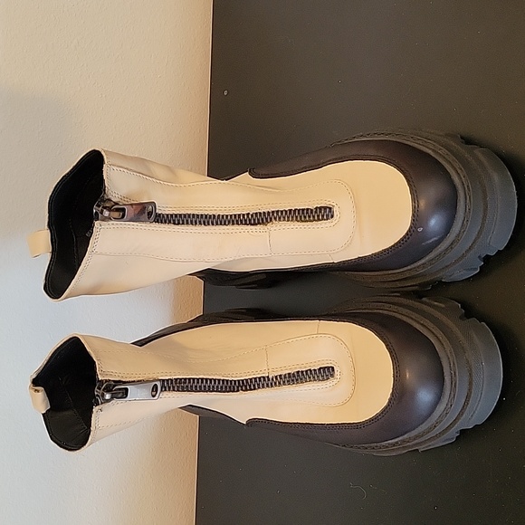 Steve Madden boots - Picture 2 of 6